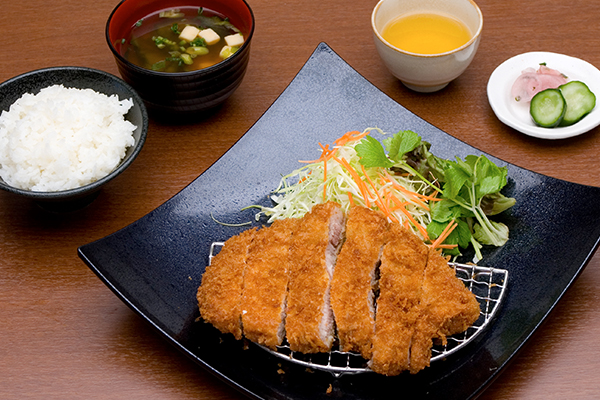 三重県産特選ロースかつ定食